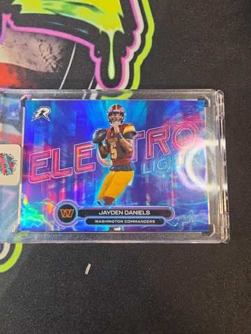 Topps Resurgence Jayden Daniels Electro Lights EL-9